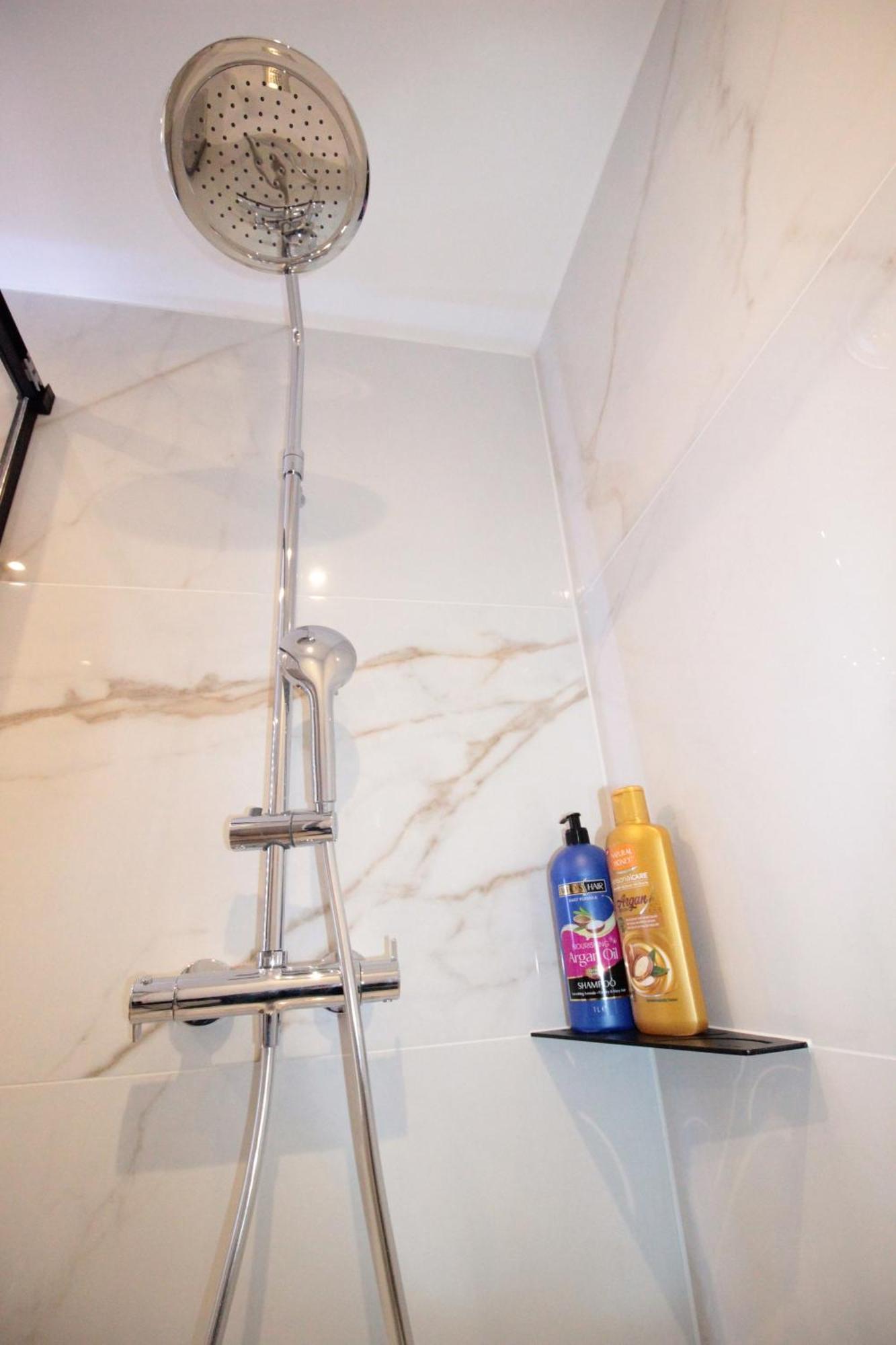 ורדון-סור-מוס Luxury Studio, Rez De Chaussee, Parking Prive Video Surveillance, Canape Haute Qualite Convertible Couchage 2 Personnes, Centre Ville Proche, Restaurant, Boulangerie 2 Minutes A Pied, Terrasse - 800Metre Carre De Terrain - Gere Par Presta-Zen'Service מראה חיצוני תמונה