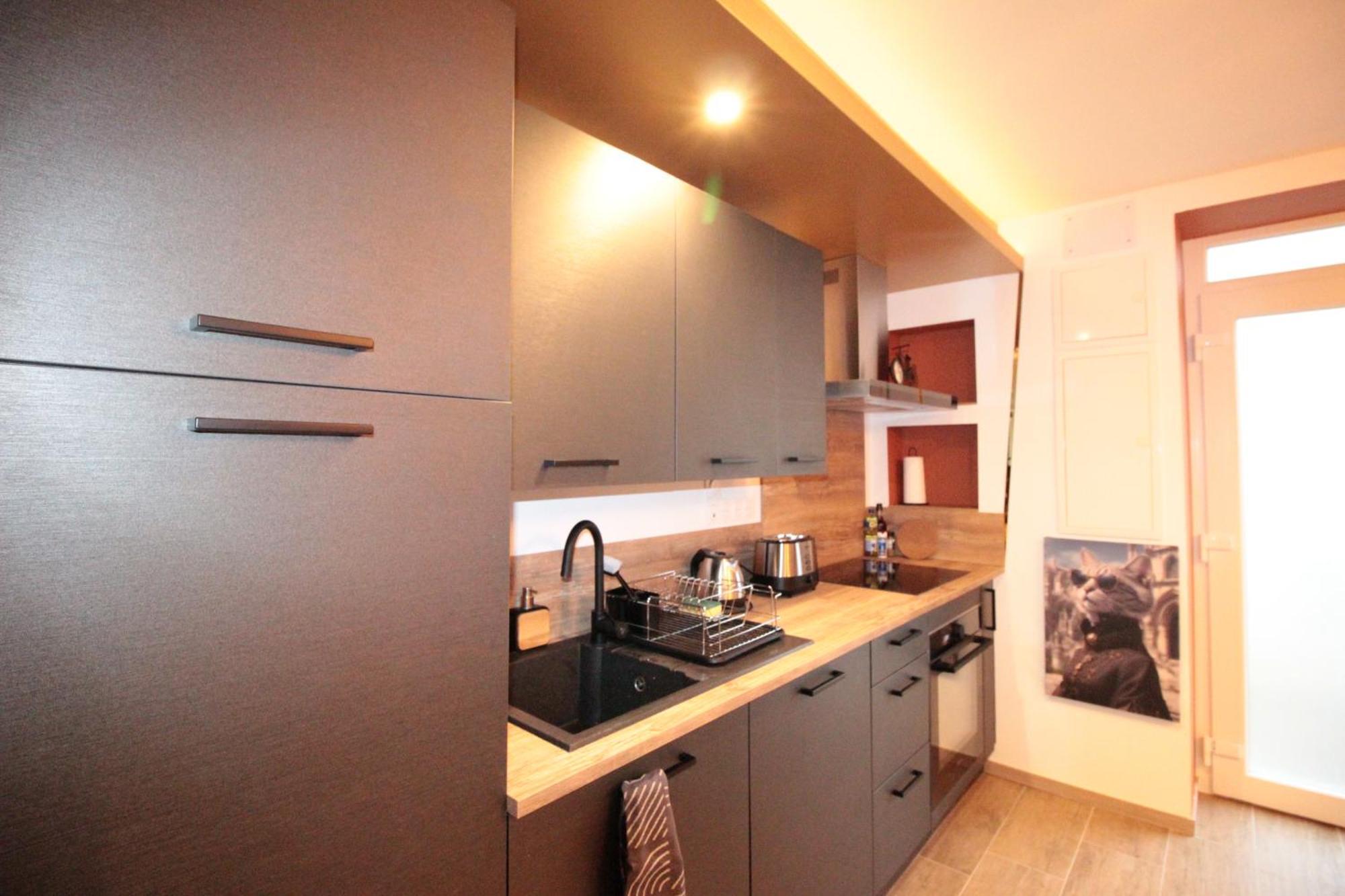 ורדון-סור-מוס Luxury Studio, Rez De Chaussee, Parking Prive Video Surveillance, Canape Haute Qualite Convertible Couchage 2 Personnes, Centre Ville Proche, Restaurant, Boulangerie 2 Minutes A Pied, Terrasse - 800Metre Carre De Terrain - Gere Par Presta-Zen'Service מראה חיצוני תמונה