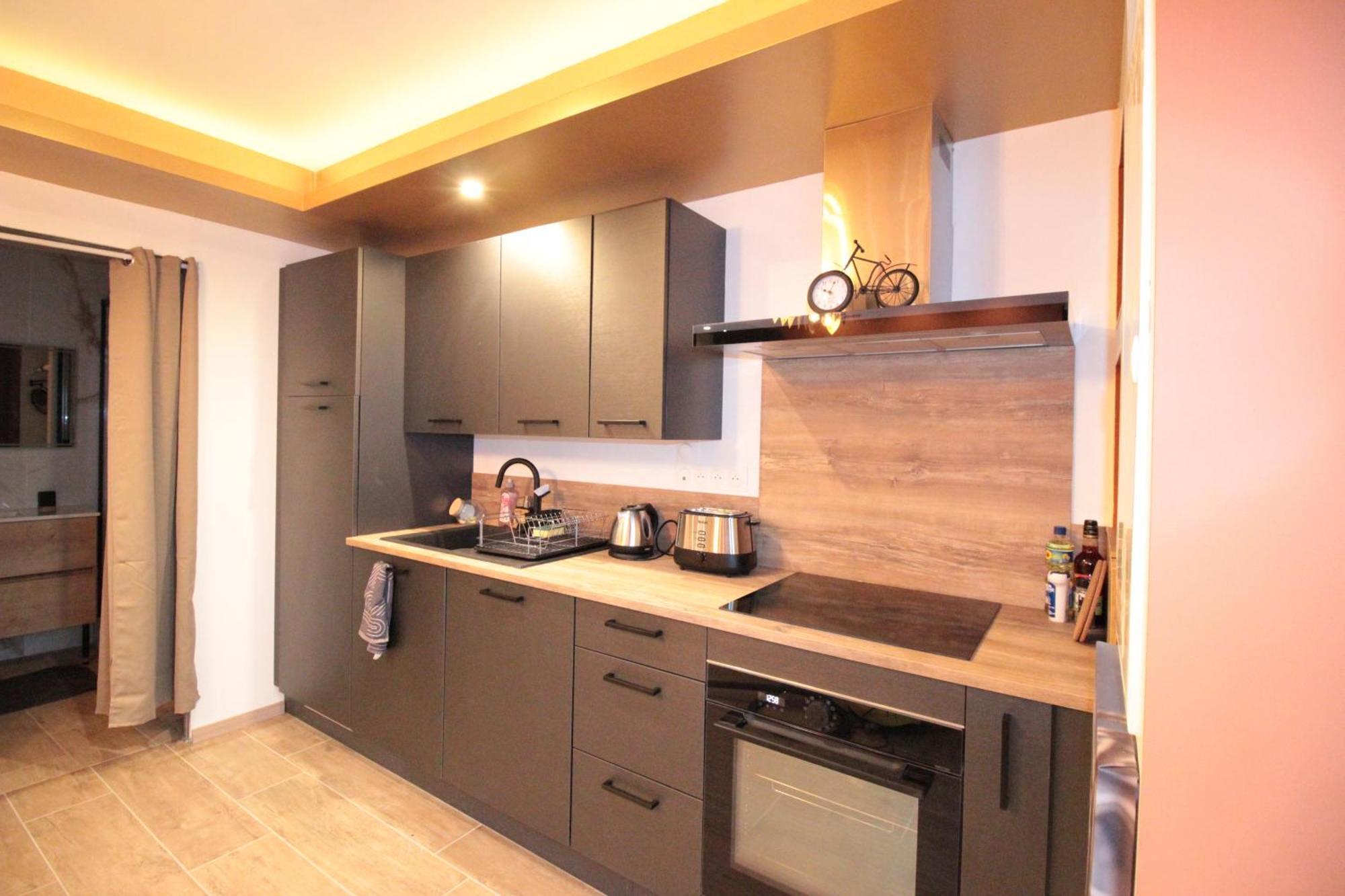 ורדון-סור-מוס Luxury Studio, Rez De Chaussee, Parking Prive Video Surveillance, Canape Haute Qualite Convertible Couchage 2 Personnes, Centre Ville Proche, Restaurant, Boulangerie 2 Minutes A Pied, Terrasse - 800Metre Carre De Terrain - Gere Par Presta-Zen'Service מראה חיצוני תמונה
