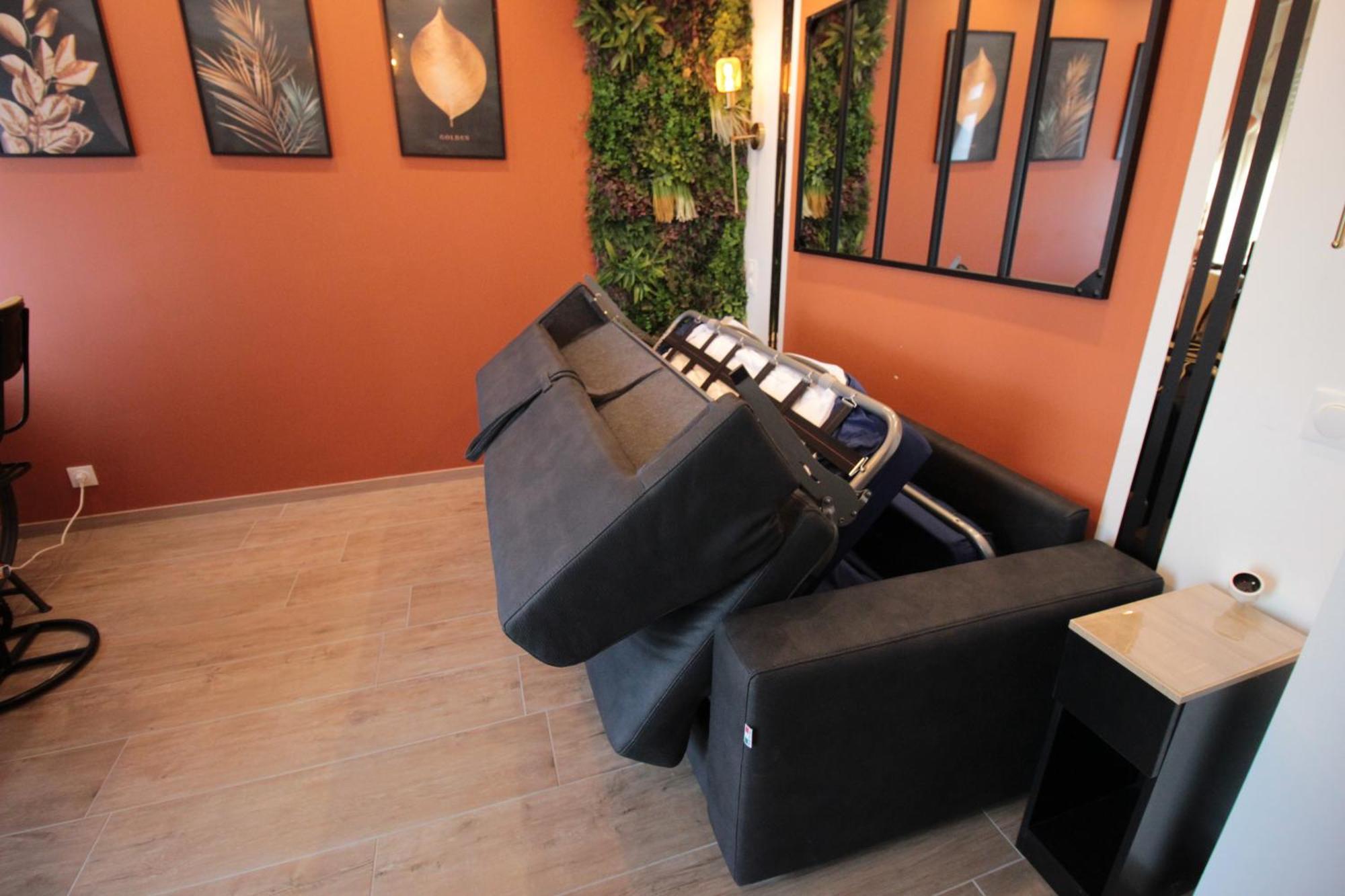 ורדון-סור-מוס Luxury Studio, Rez De Chaussee, Parking Prive Video Surveillance, Canape Haute Qualite Convertible Couchage 2 Personnes, Centre Ville Proche, Restaurant, Boulangerie 2 Minutes A Pied, Terrasse - 800Metre Carre De Terrain - Gere Par Presta-Zen'Service מראה חיצוני תמונה